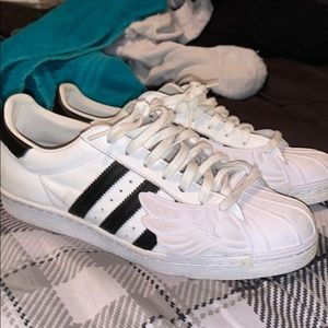 Jeremy Scott X adidas Superstar (Wings)